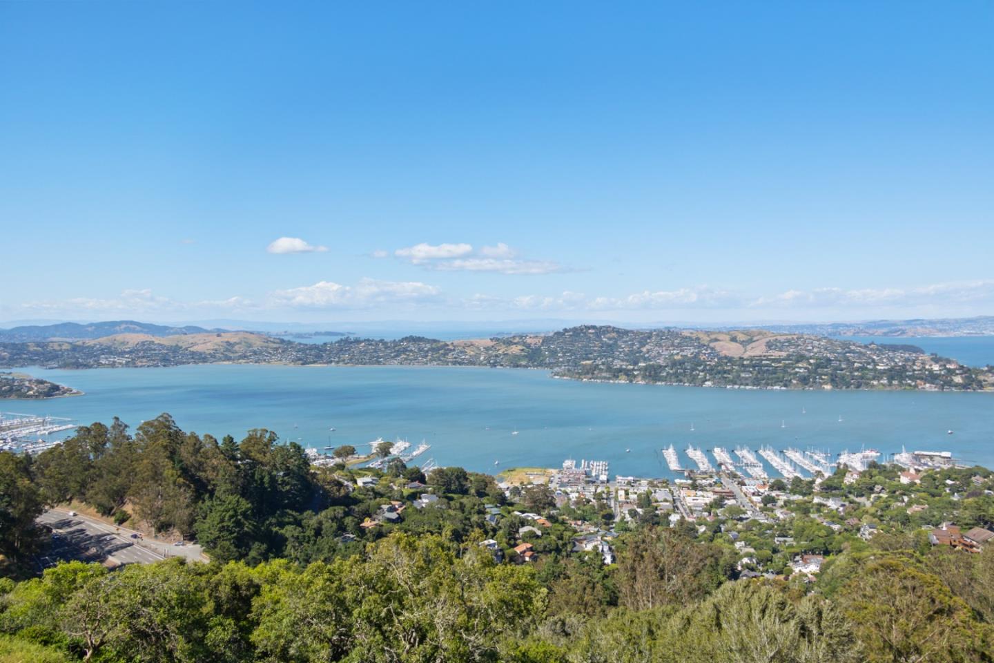 Detail Gallery Image 54 of 102 For 3 Wolfback Ridge Rd, Sausalito,  CA 94965 - 5 Beds | 5/1 Baths