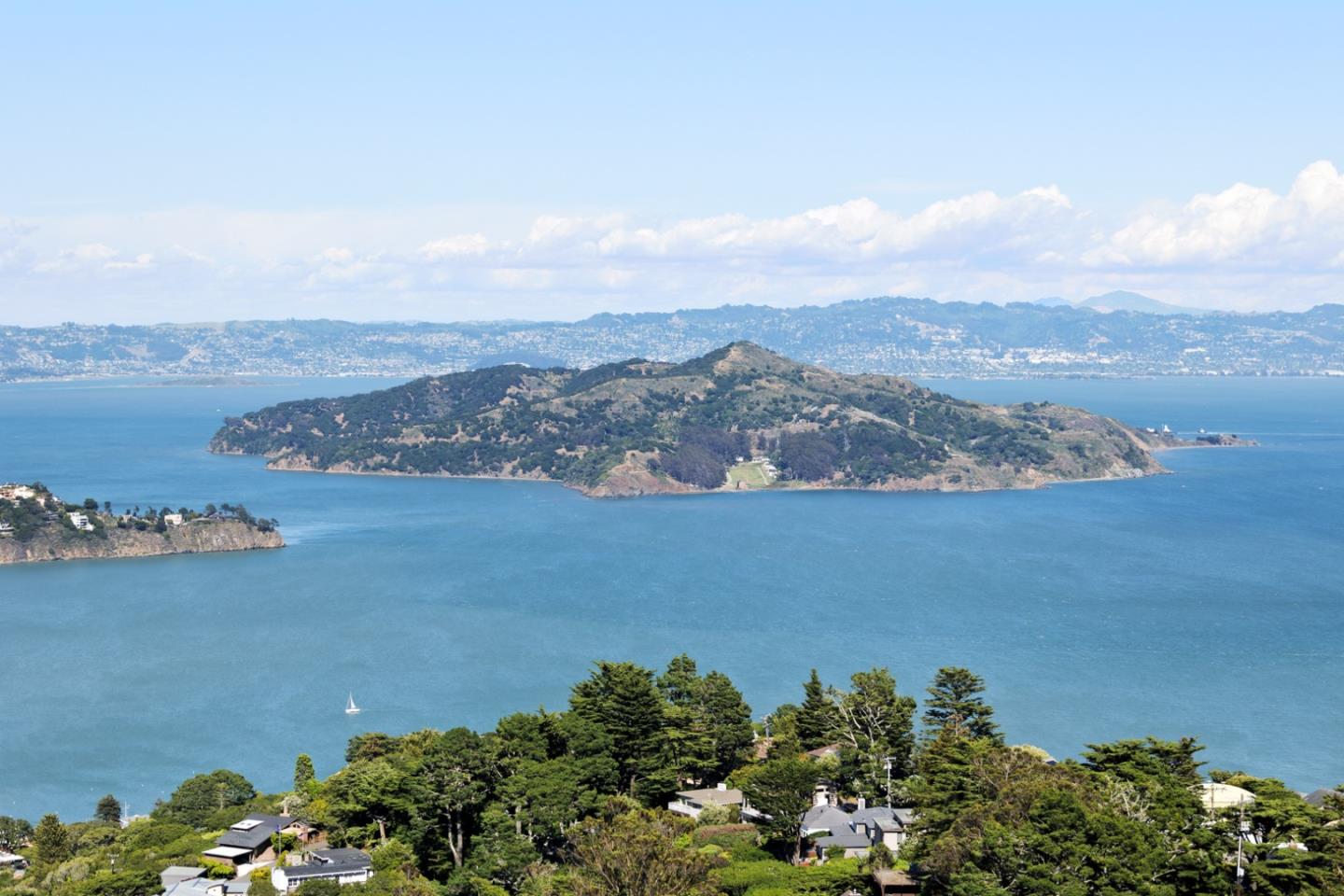 Detail Gallery Image 55 of 102 For 3 Wolfback Ridge Rd, Sausalito,  CA 94965 - 5 Beds | 5/1 Baths