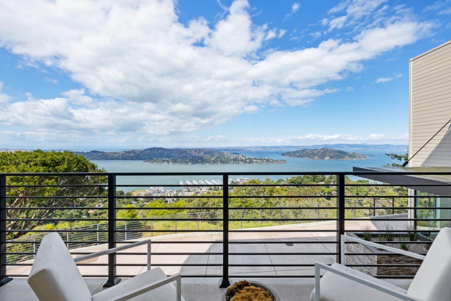 Detail Gallery Image 63 of 102 For 3 Wolfback Ridge Rd, Sausalito,  CA 94965 - 5 Beds | 5/1 Baths