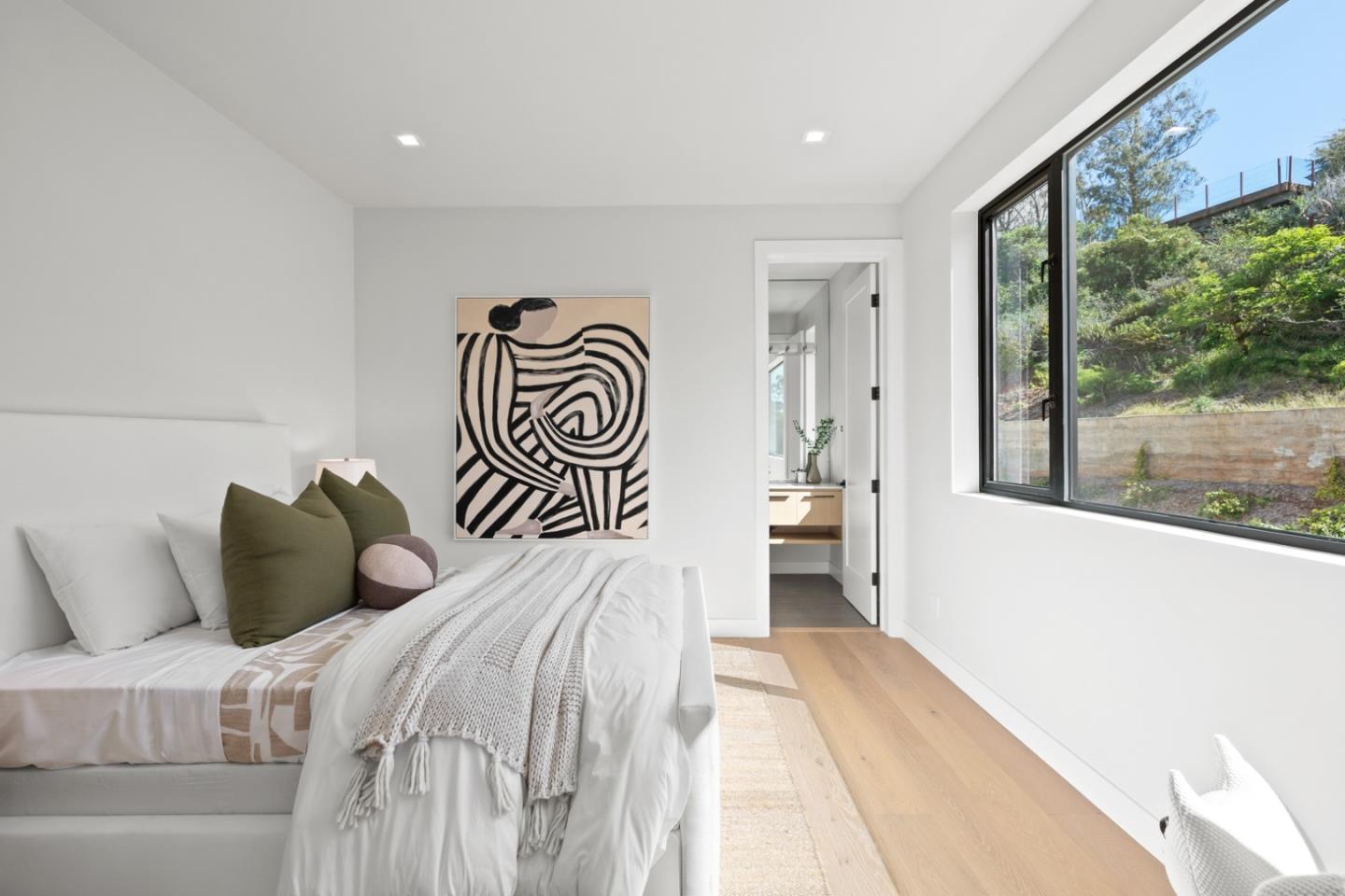 Detail Gallery Image 76 of 102 For 3 Wolfback Ridge Rd, Sausalito,  CA 94965 - 5 Beds | 5/1 Baths