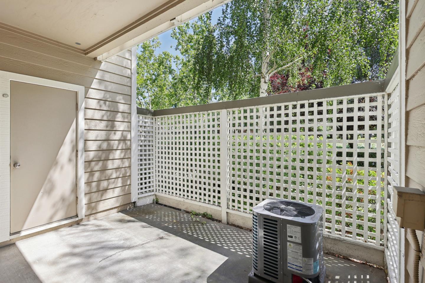 Detail Gallery Image 12 of 13 For 932 Lake Tahoe Ct, San Jose,  CA 95123 - 2 Beds | 2 Baths