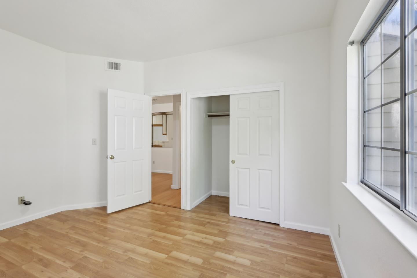 Detail Gallery Image 7 of 13 For 932 Lake Tahoe Ct, San Jose,  CA 95123 - 2 Beds | 2 Baths