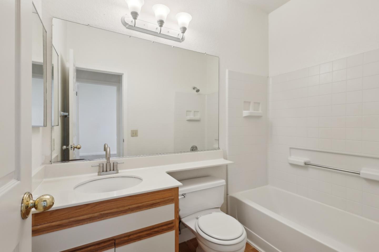 Detail Gallery Image 8 of 13 For 932 Lake Tahoe Ct, San Jose,  CA 95123 - 2 Beds | 2 Baths