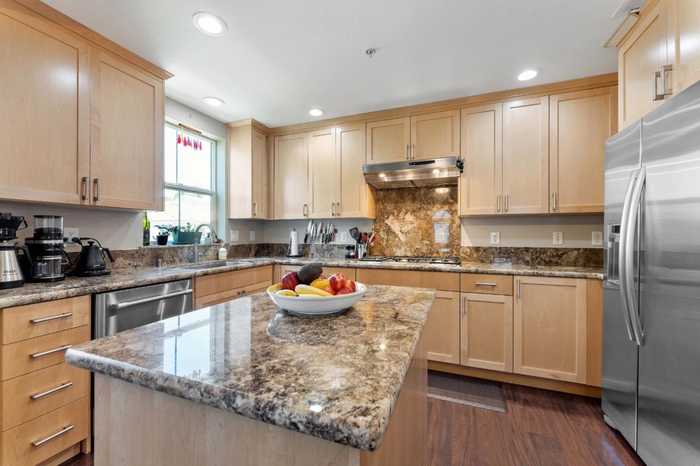 Detail Gallery Image 10 of 25 For 85 Bassett St, San Jose,  CA 95110 - 3 Beds | 2/1 Baths