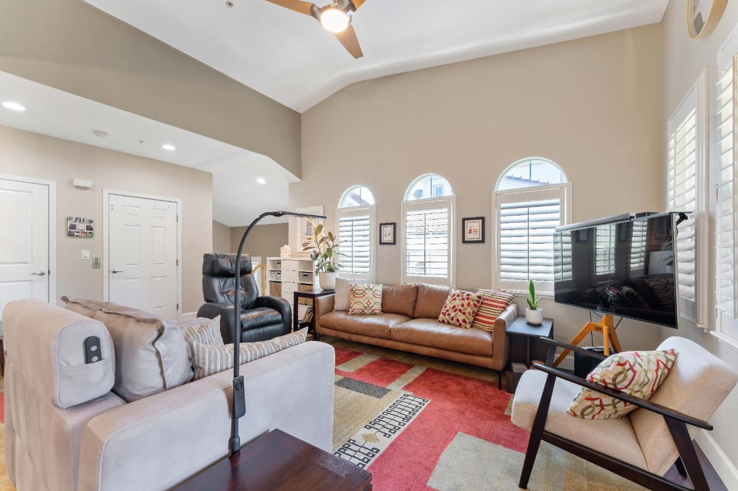 Detail Gallery Image 5 of 25 For 85 Bassett St, San Jose,  CA 95110 - 3 Beds | 2/1 Baths