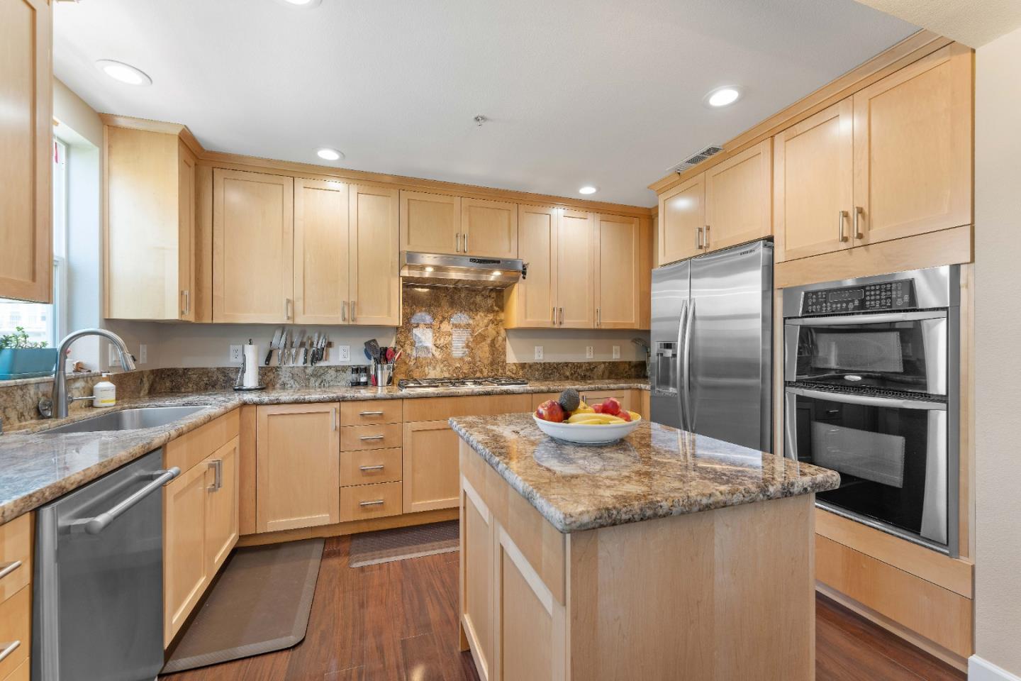 Detail Gallery Image 9 of 25 For 85 Bassett St, San Jose,  CA 95110 - 3 Beds | 2/1 Baths