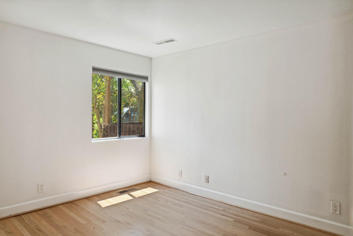 Detail Gallery Image 16 of 21 For 26 Seacliff Dr, Aptos,  CA 95003 - 2 Beds | 2/1 Baths