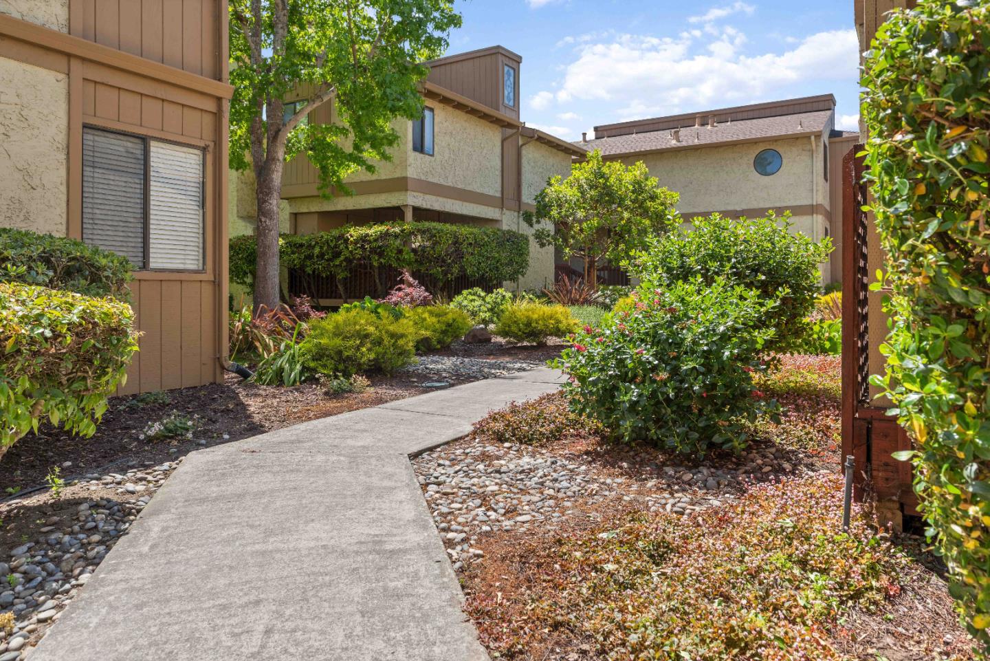 Detail Gallery Image 6 of 21 For 26 Seacliff Dr, Aptos,  CA 95003 - 2 Beds | 2/1 Baths