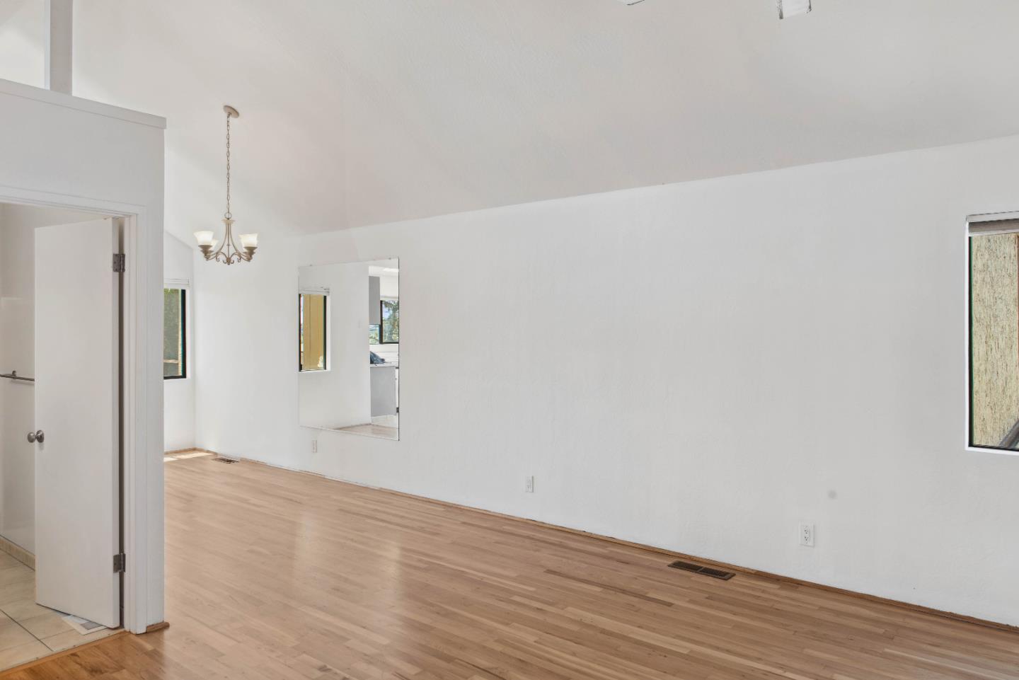 Detail Gallery Image 8 of 21 For 26 Seacliff Dr, Aptos,  CA 95003 - 2 Beds | 2/1 Baths
