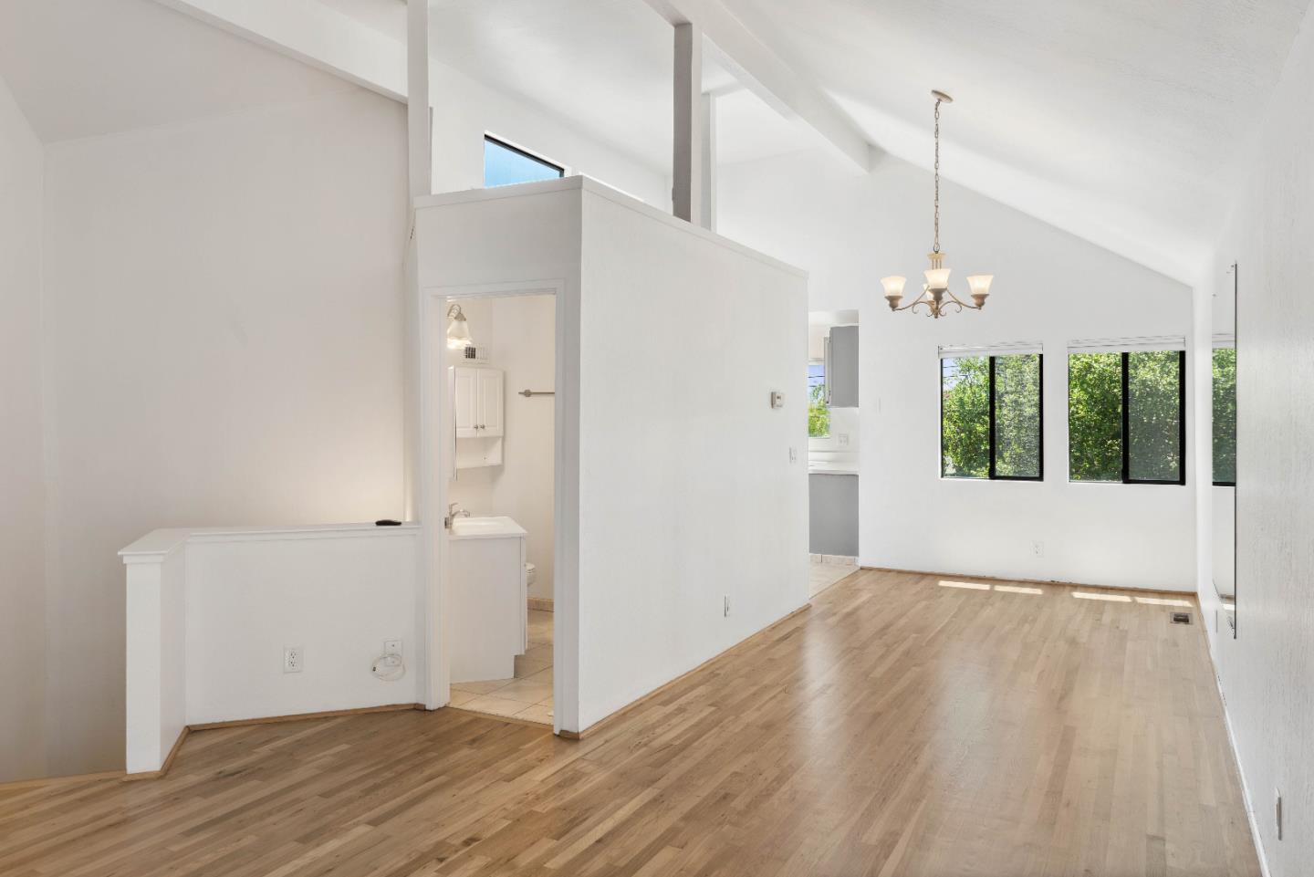 Detail Gallery Image 9 of 21 For 26 Seacliff Dr, Aptos,  CA 95003 - 2 Beds | 2/1 Baths