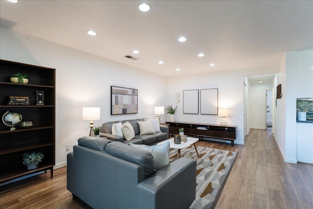 Detail Gallery Image 2 of 35 For 46 Shaniko Cmn #94,  Fremont,  CA 94539 - 2 Beds | 2 Baths