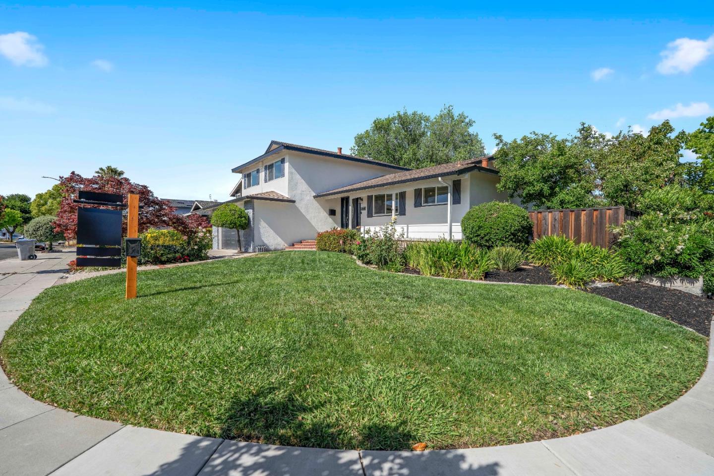 Detail Gallery Image 3 of 63 For 5868 Montevino Dr, San Jose,  CA 95123 - 3 Beds | 2/1 Baths