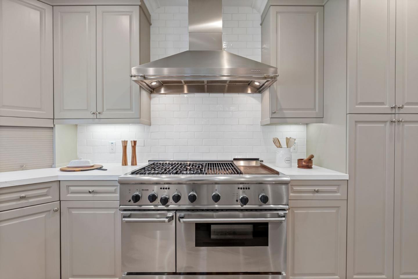 Detail Gallery Image 14 of 71 For 739 Oak View Way, Redwood City,  CA 94062 - 4 Beds | 4 Baths