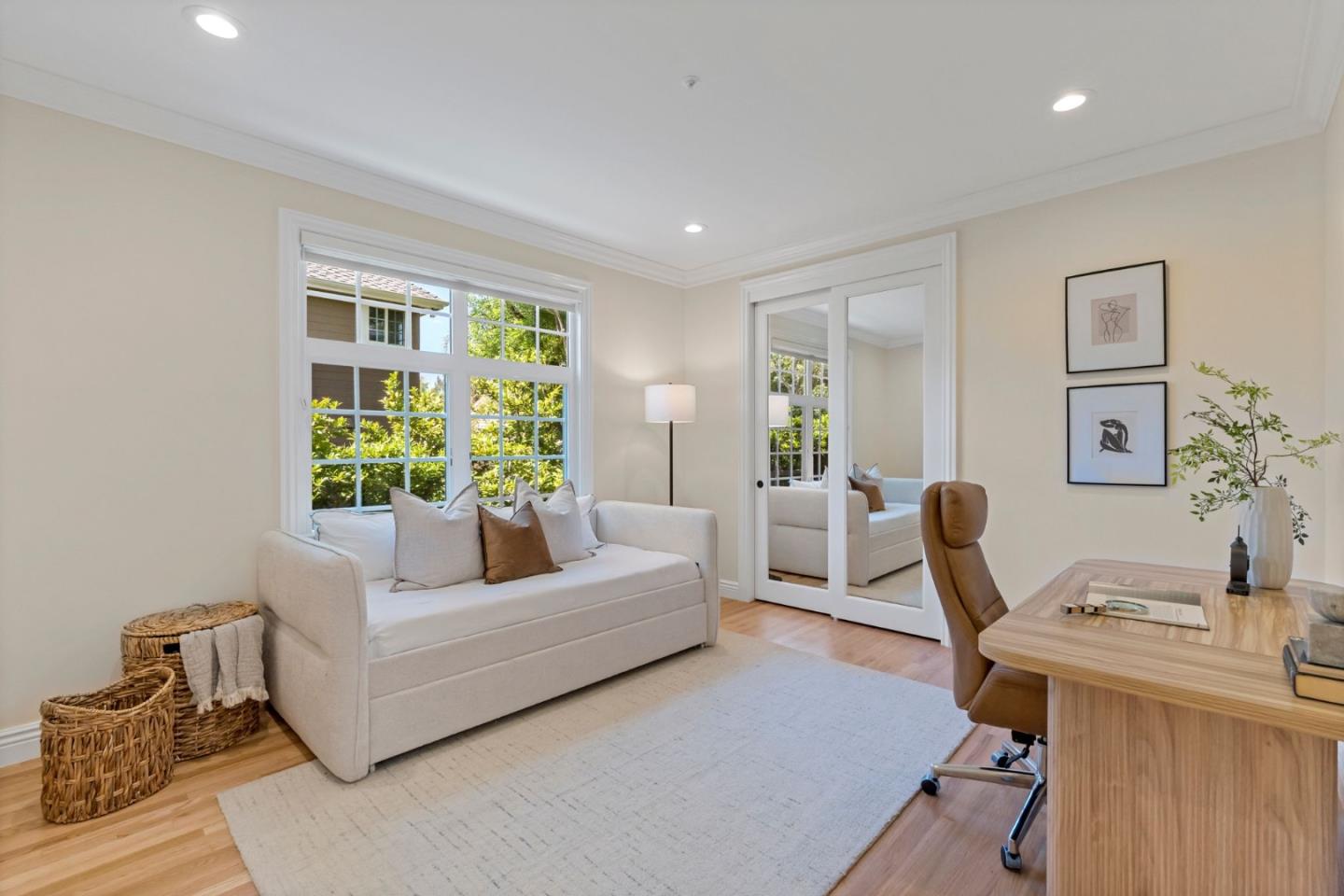 Detail Gallery Image 22 of 71 For 739 Oak View Way, Redwood City,  CA 94062 - 4 Beds | 4 Baths