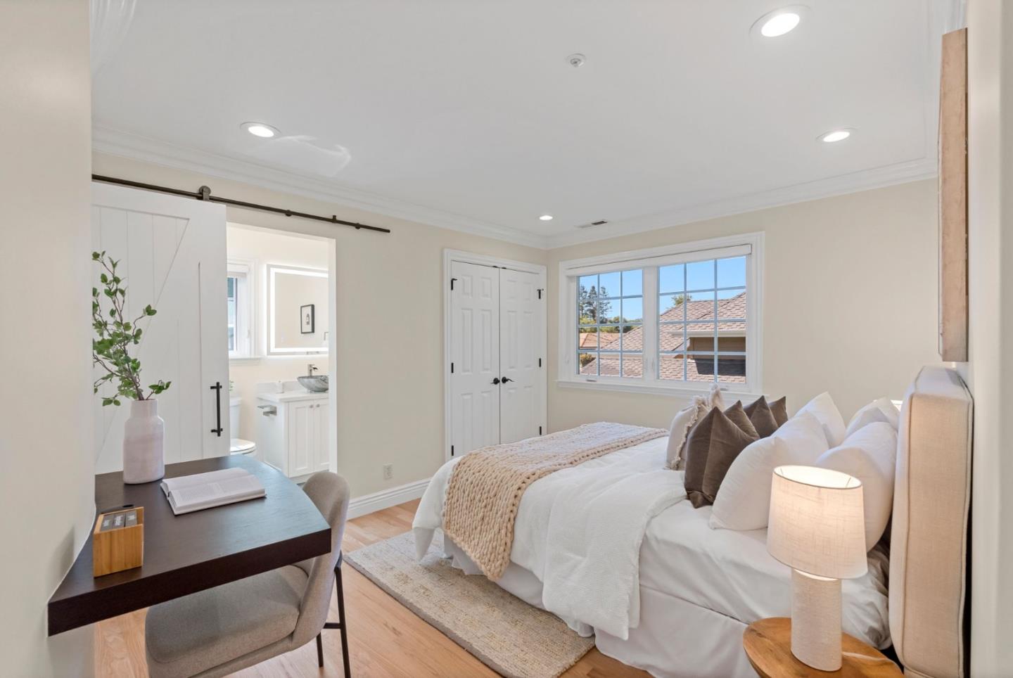 Detail Gallery Image 25 of 71 For 739 Oak View Way, Redwood City,  CA 94062 - 4 Beds | 4 Baths