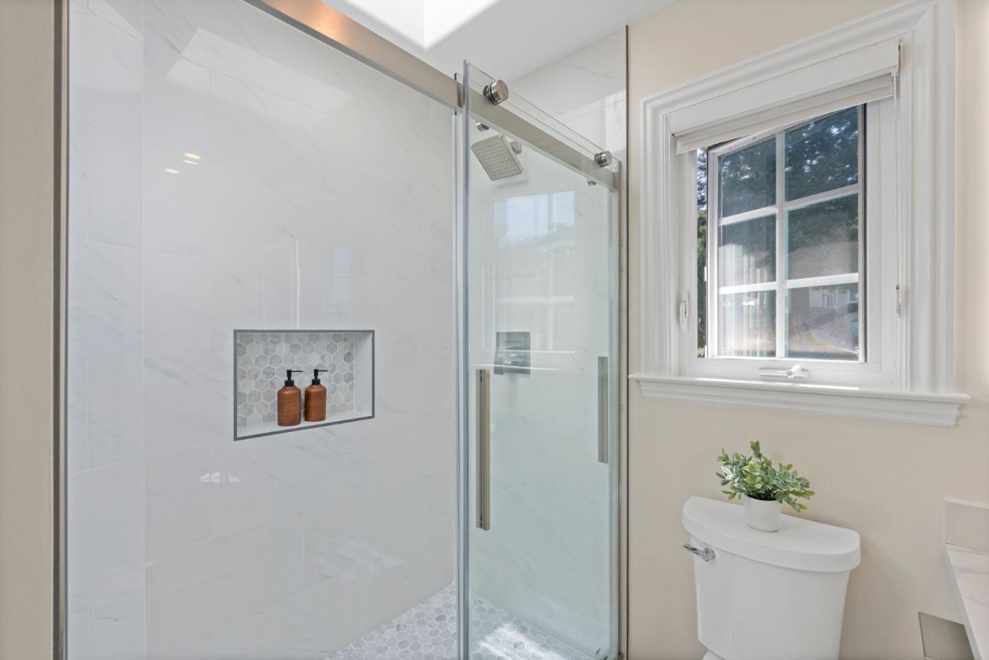 Detail Gallery Image 28 of 71 For 739 Oak View Way, Redwood City,  CA 94062 - 4 Beds | 4 Baths