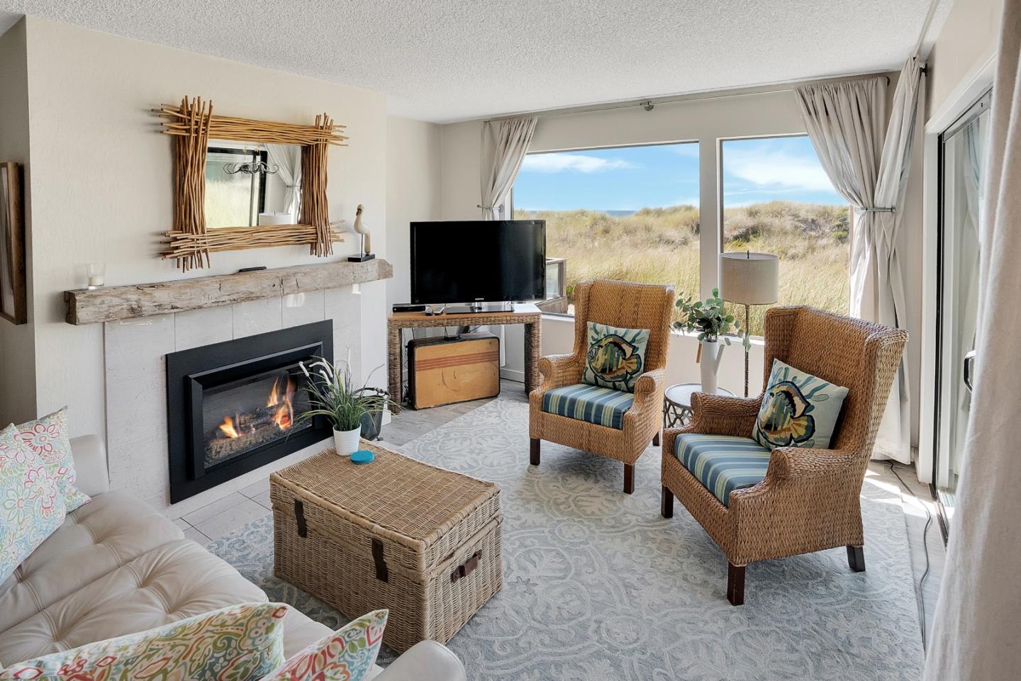 Detail Gallery Image 4 of 20 For 101 Shell Dr #145,  Watsonville,  CA 95076 - 2 Beds | 2 Baths