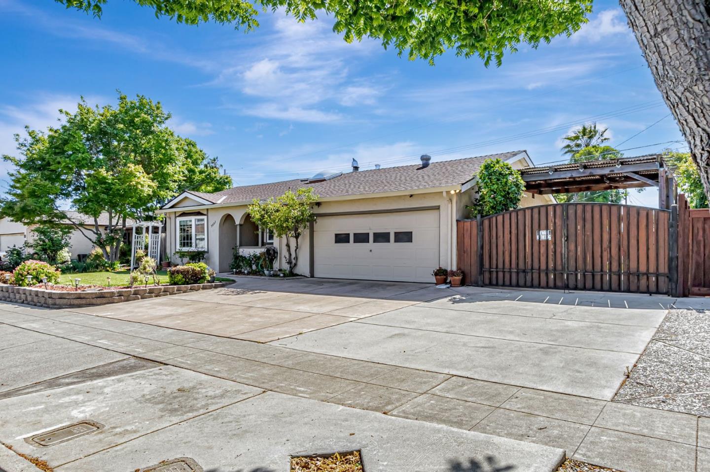 Detail Gallery Image 5 of 52 For 5883 Chris Dr, San Jose,  CA 95123 - 4 Beds | 2 Baths