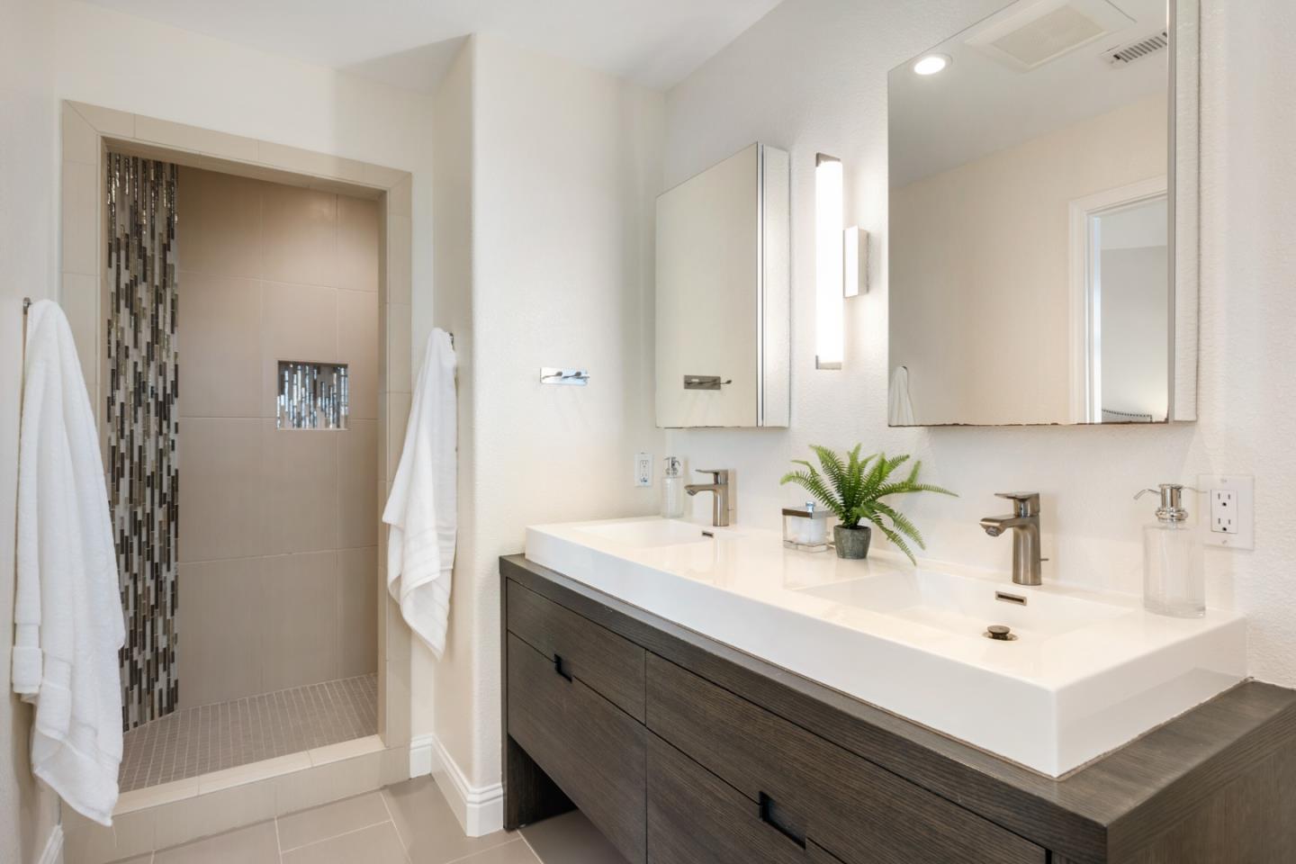 Detail Gallery Image 26 of 37 For 121 Pacchetti Way, Mountain View,  CA 94040 - 4 Beds | 3 Baths