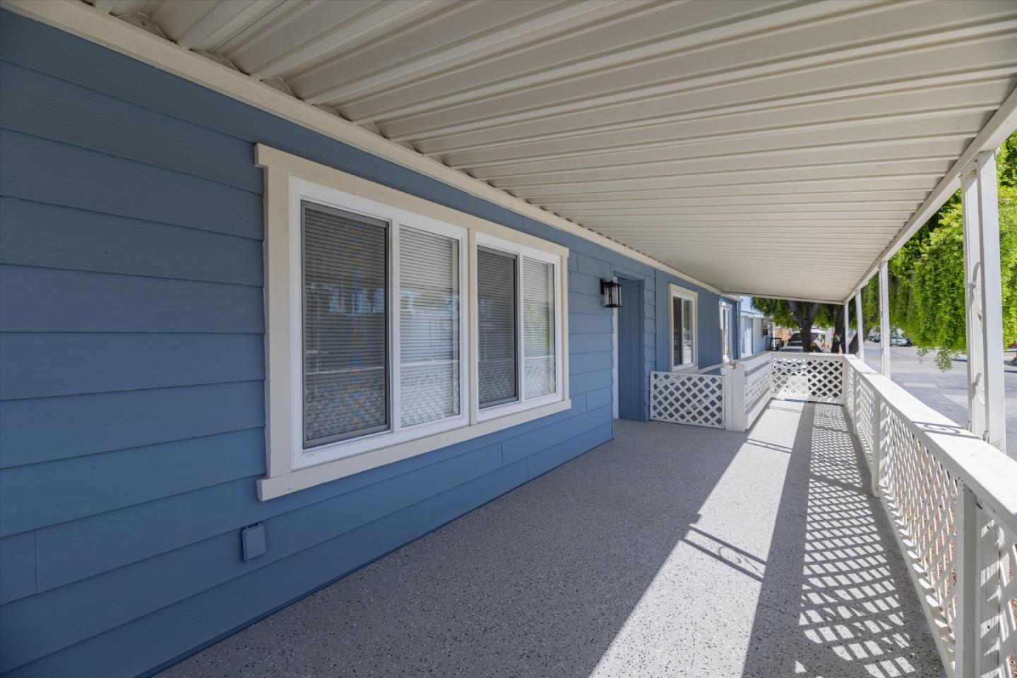 Detail Gallery Image 4 of 17 For 174 Redwood Dr #174,  Hollister,  CA 95023 - 4 Beds | 2 Baths