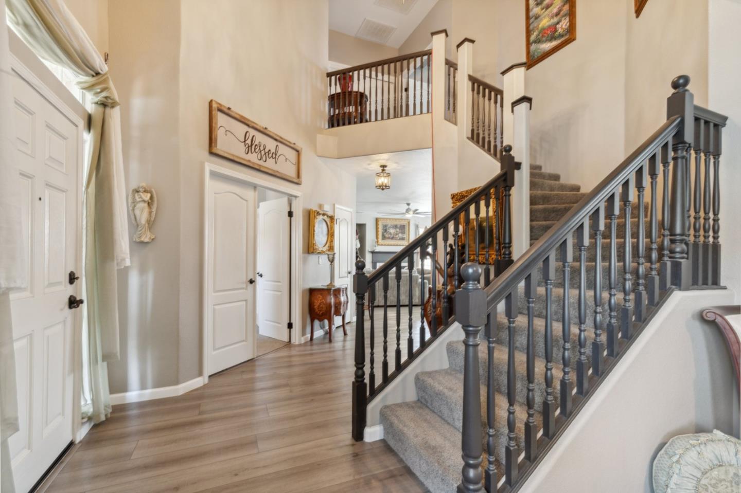 Detail Gallery Image 4 of 33 For 7355 Edgewater St, Chowchilla,  CA 93610 - 4 Beds | 3 Baths