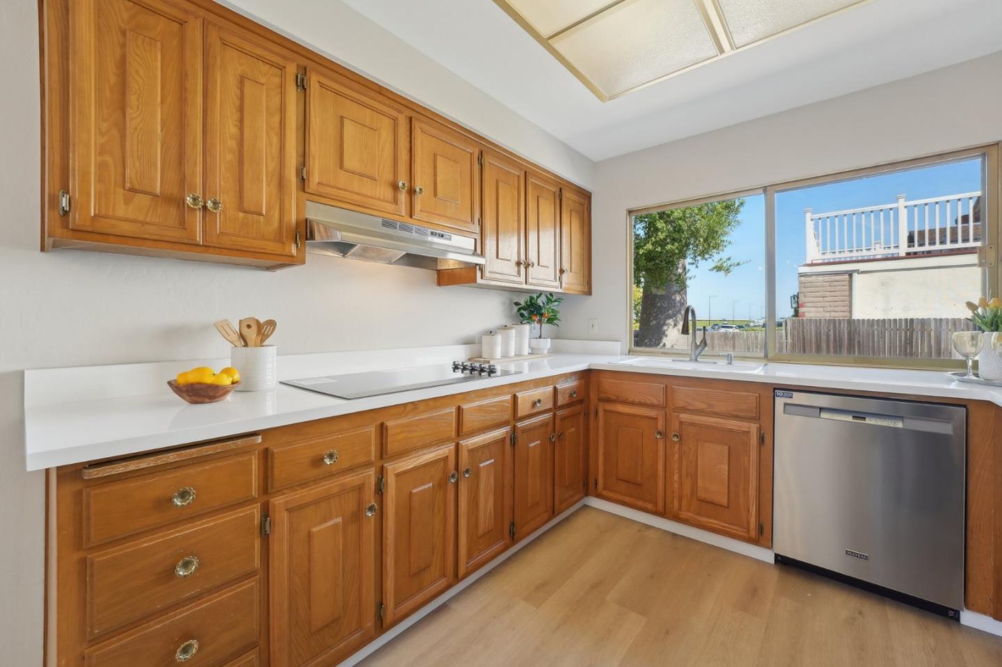 Detail Gallery Image 16 of 56 For 1098 Egret St, Foster City,  CA 94404 - 3 Beds | 2 Baths