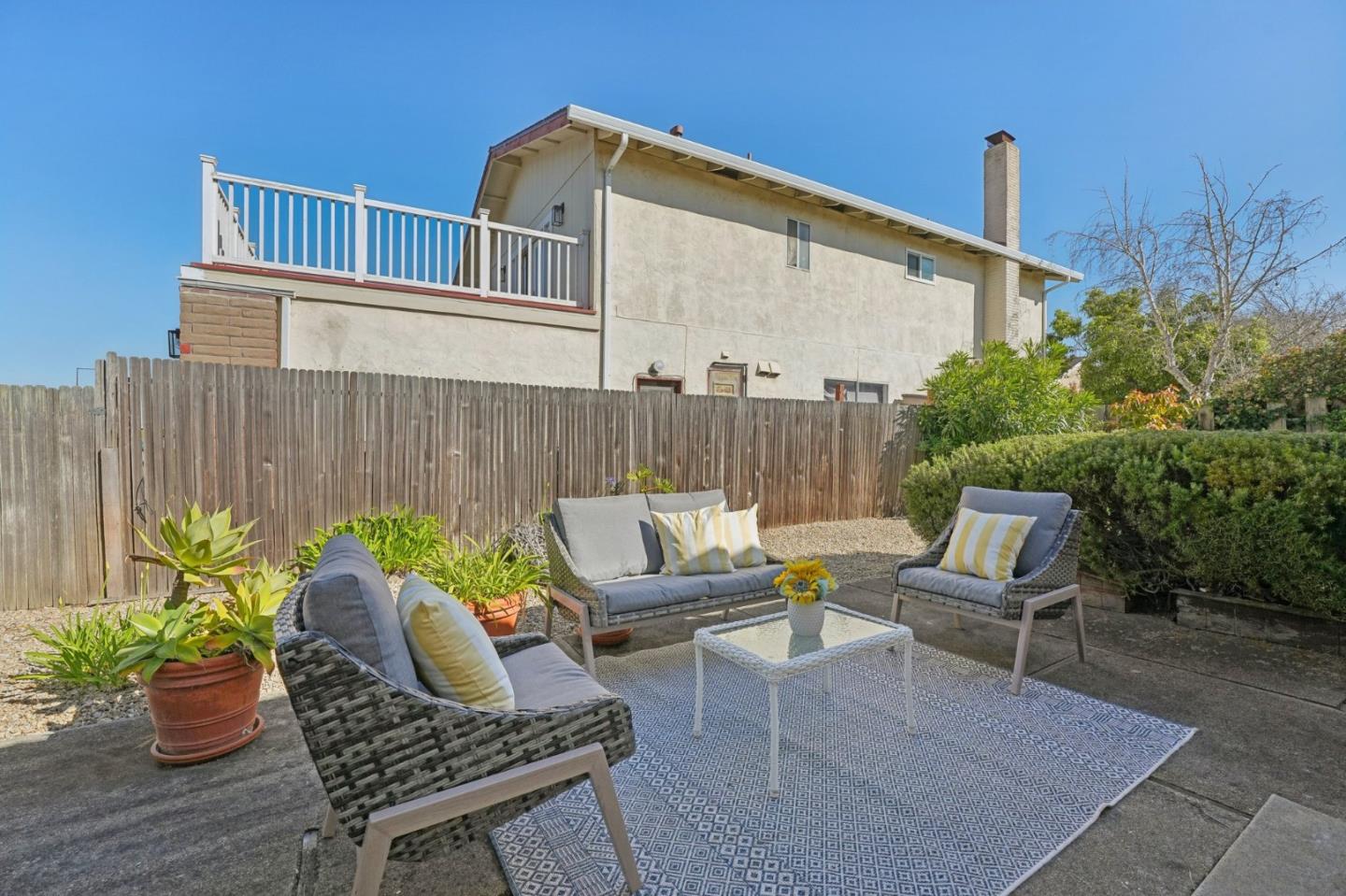 Detail Gallery Image 27 of 56 For 1098 Egret St, Foster City,  CA 94404 - 3 Beds | 2 Baths