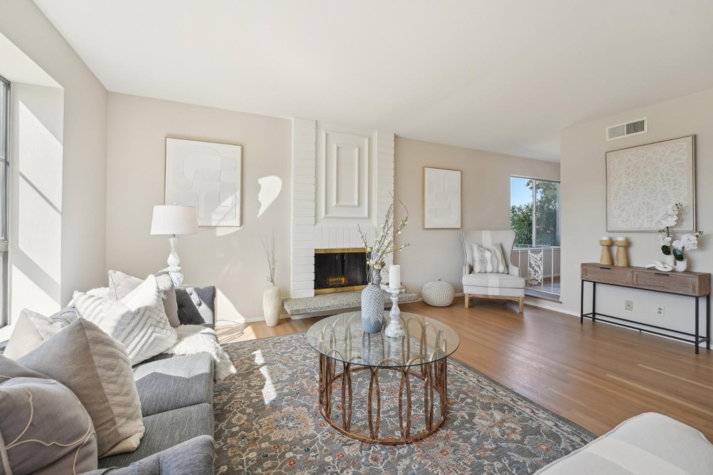 Detail Gallery Image 4 of 56 For 1098 Egret St, Foster City,  CA 94404 - 3 Beds | 2 Baths