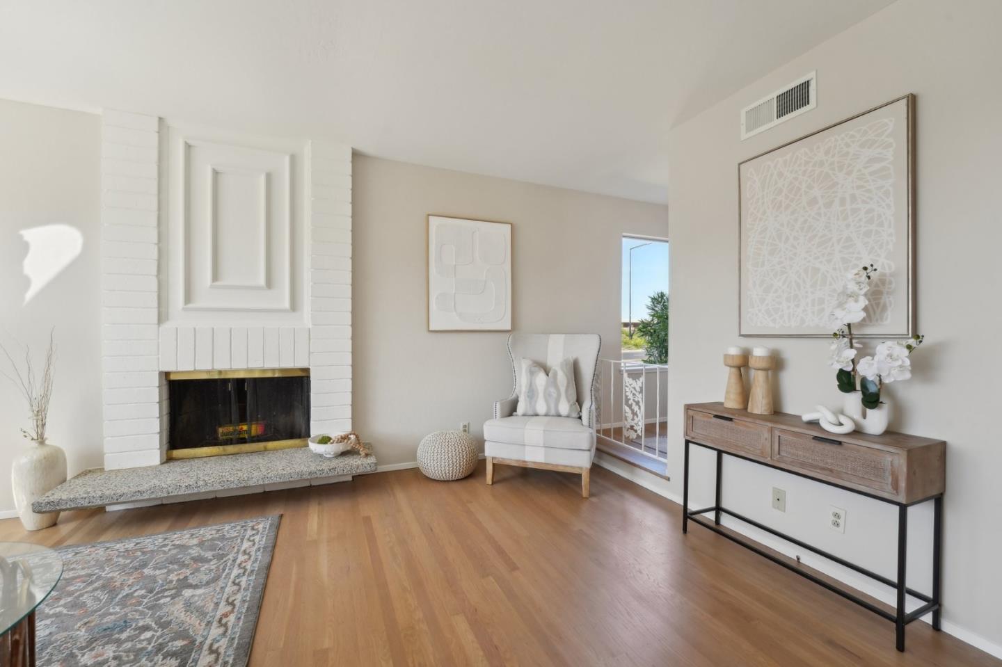 Detail Gallery Image 6 of 56 For 1098 Egret St, Foster City,  CA 94404 - 3 Beds | 2 Baths