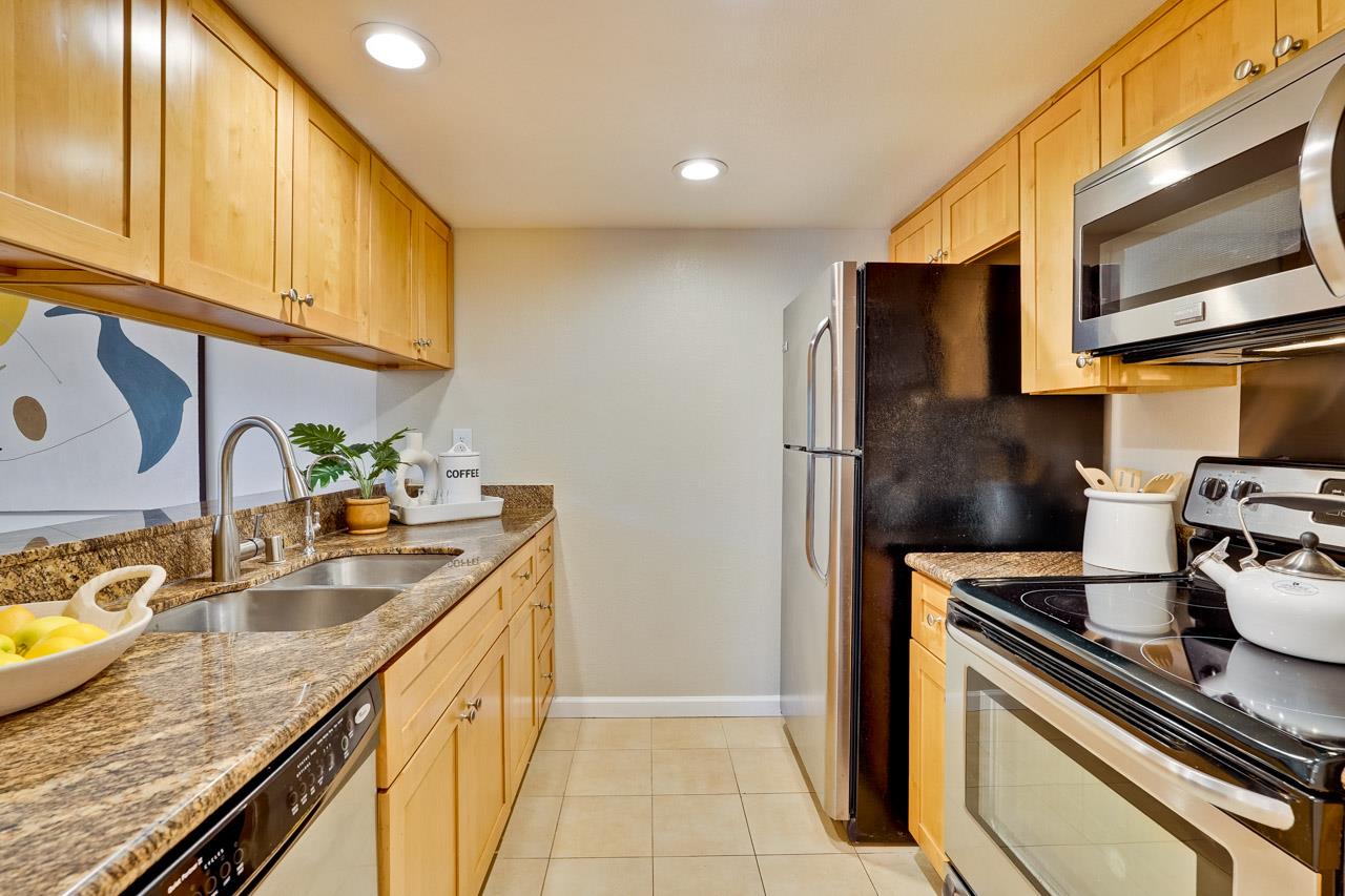 Detail Gallery Image 10 of 33 For 21089 Red Fir Ct, Cupertino,  CA 95014 - 2 Beds | 1 Baths