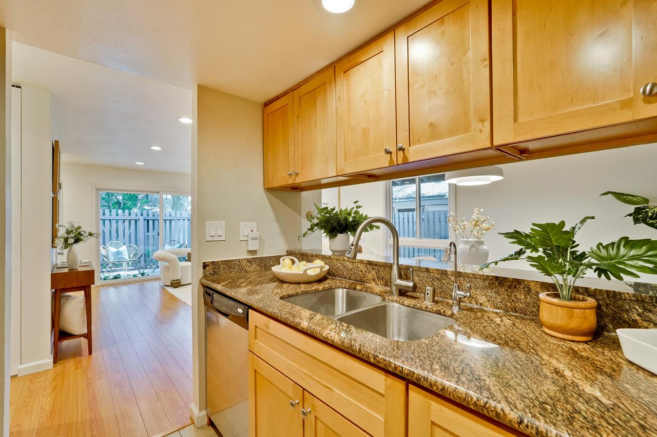 Detail Gallery Image 11 of 33 For 21089 Red Fir Ct, Cupertino,  CA 95014 - 2 Beds | 1 Baths