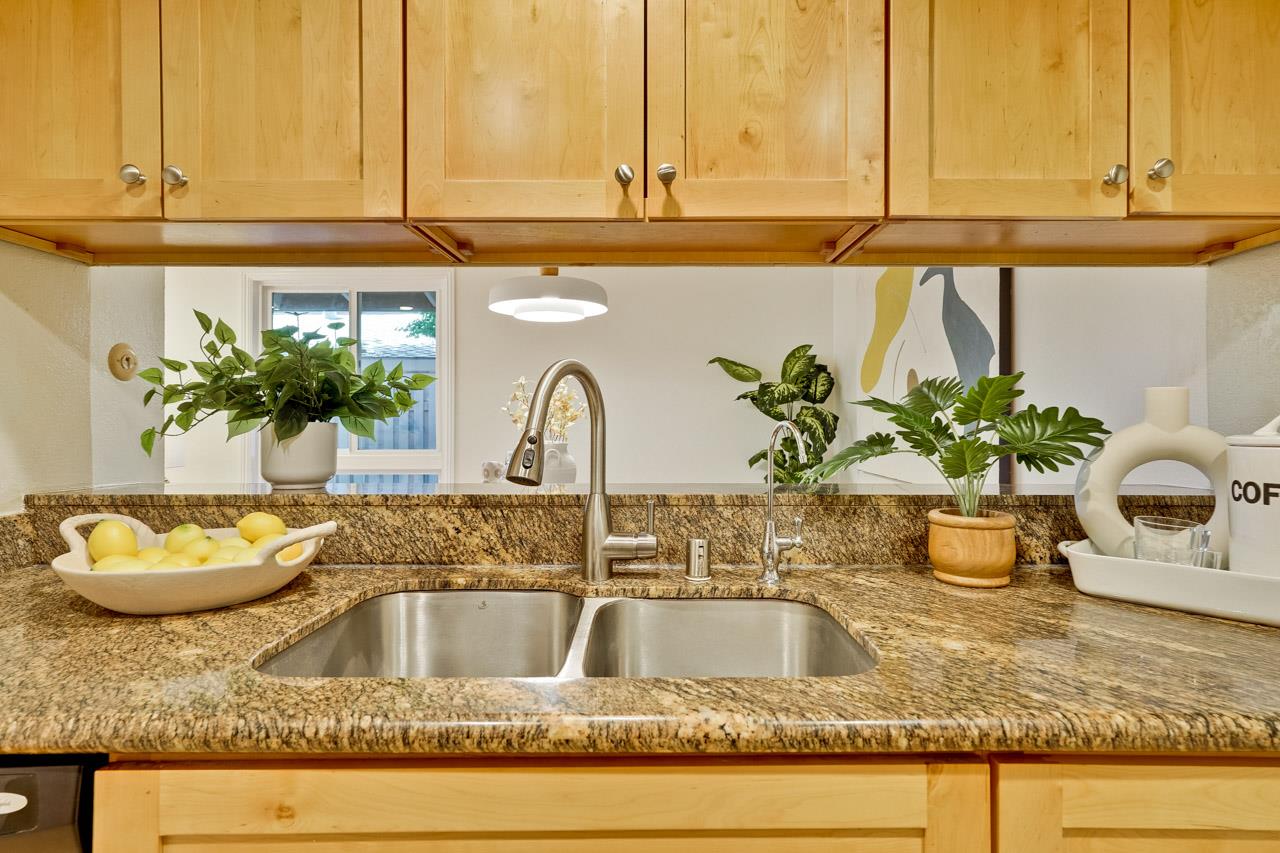 Detail Gallery Image 12 of 33 For 21089 Red Fir Ct, Cupertino,  CA 95014 - 2 Beds | 1 Baths