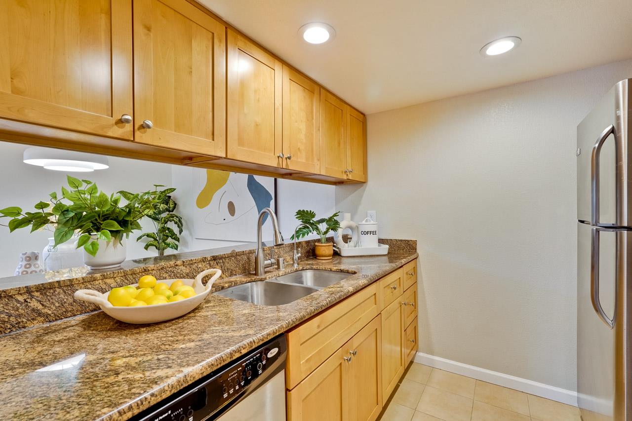 Detail Gallery Image 13 of 33 For 21089 Red Fir Ct, Cupertino,  CA 95014 - 2 Beds | 1 Baths