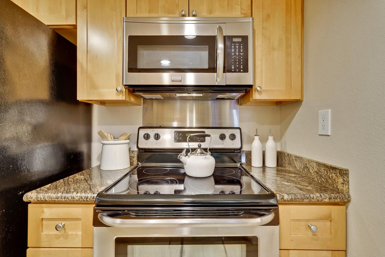 Detail Gallery Image 14 of 33 For 21089 Red Fir Ct, Cupertino,  CA 95014 - 2 Beds | 1 Baths