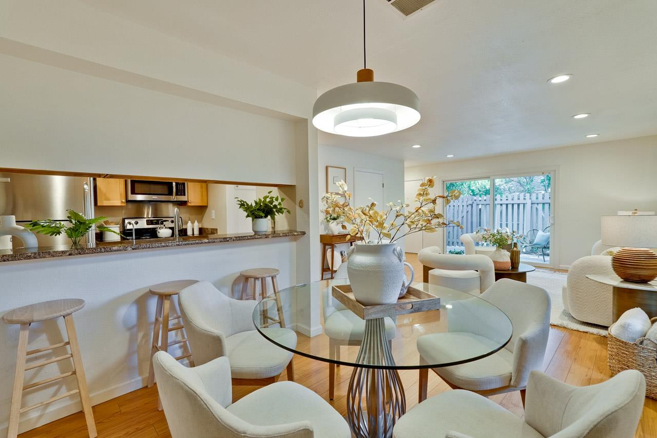 Detail Gallery Image 8 of 33 For 21089 Red Fir Ct, Cupertino,  CA 95014 - 2 Beds | 1 Baths