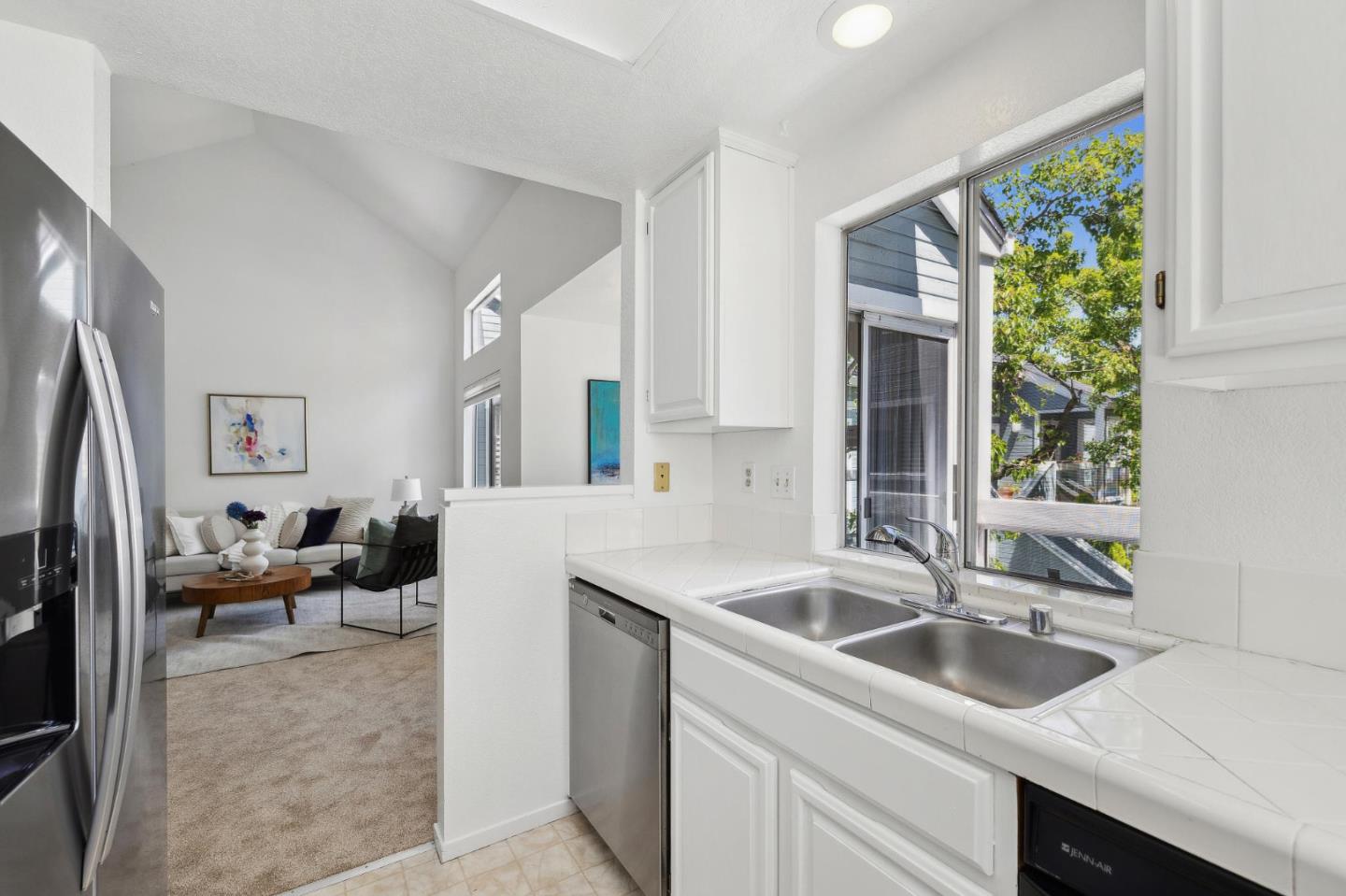 Detail Gallery Image 13 of 39 For 820 Boardwalk Pl, Redwood City,  CA 94065 - 2 Beds | 1 Baths