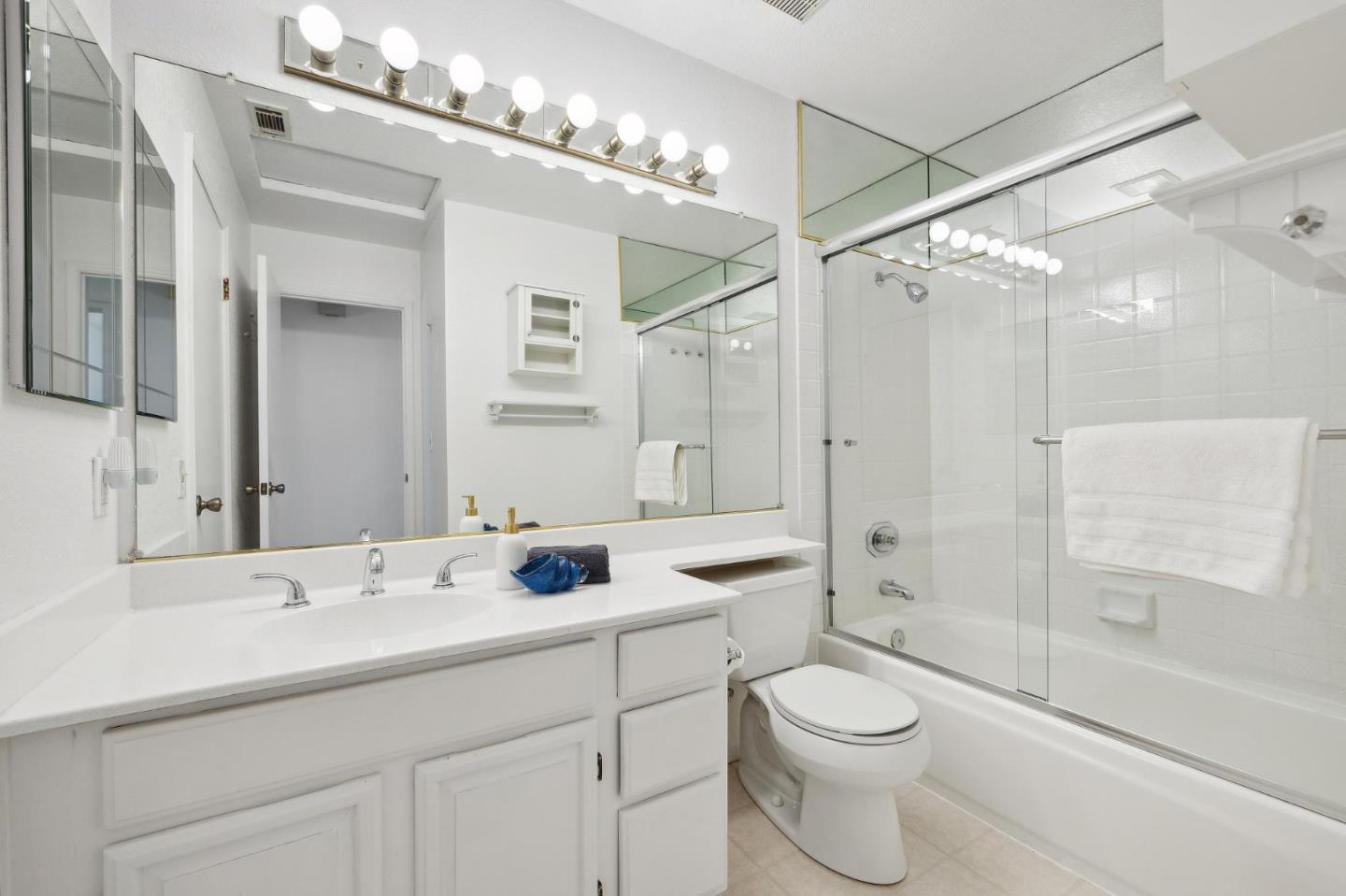 Detail Gallery Image 24 of 39 For 820 Boardwalk Pl, Redwood City,  CA 94065 - 2 Beds | 1 Baths