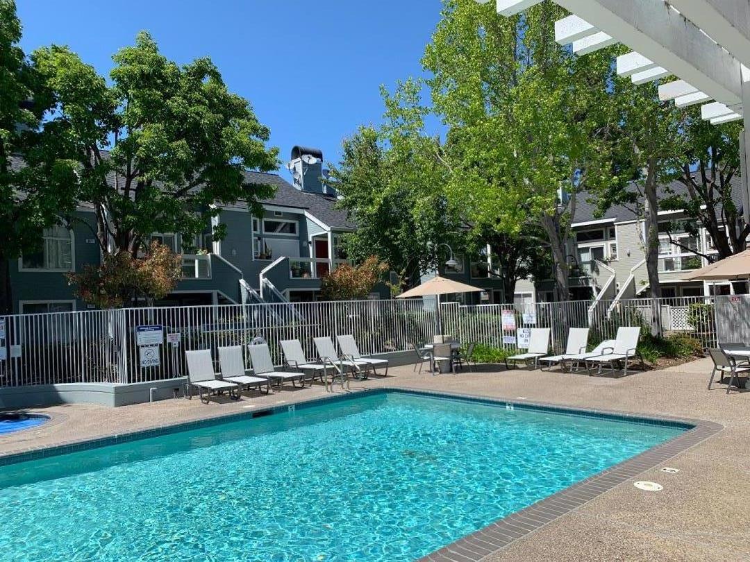 Detail Gallery Image 30 of 39 For 820 Boardwalk Pl, Redwood City,  CA 94065 - 2 Beds | 1 Baths