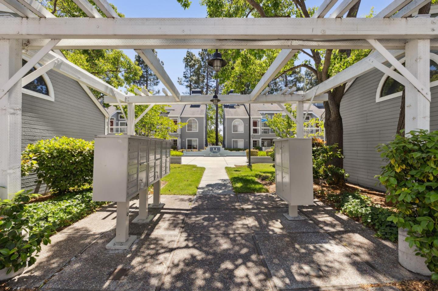 Detail Gallery Image 33 of 39 For 820 Boardwalk Pl, Redwood City,  CA 94065 - 2 Beds | 1 Baths