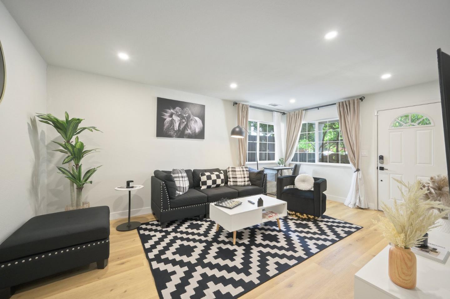 Detail Gallery Image 6 of 43 For 10230 Griffith St, San Jose,  CA 95127 - 4 Beds | 2 Baths