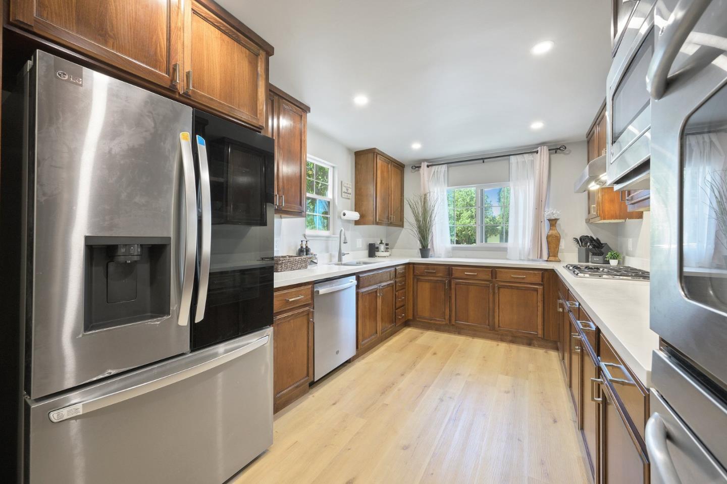 Detail Gallery Image 7 of 43 For 10230 Griffith St, San Jose,  CA 95127 - 4 Beds | 2 Baths