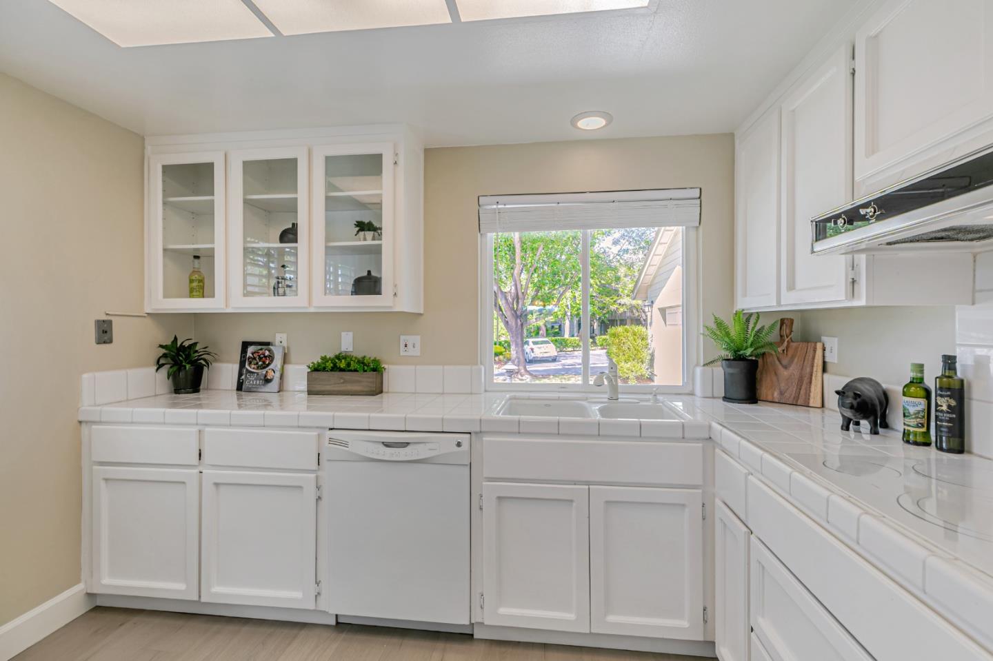 Detail Gallery Image 13 of 59 For 8480 Grenache Ct, San Jose,  CA 95135 - 2 Beds | 2 Baths