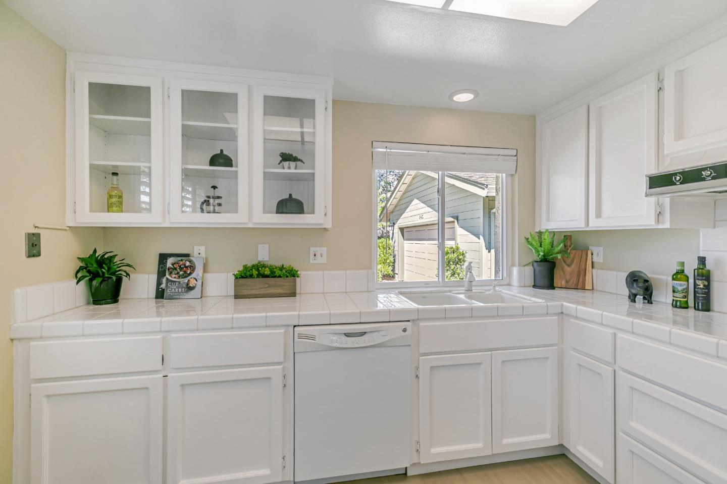Detail Gallery Image 14 of 59 For 8480 Grenache Ct, San Jose,  CA 95135 - 2 Beds | 2 Baths