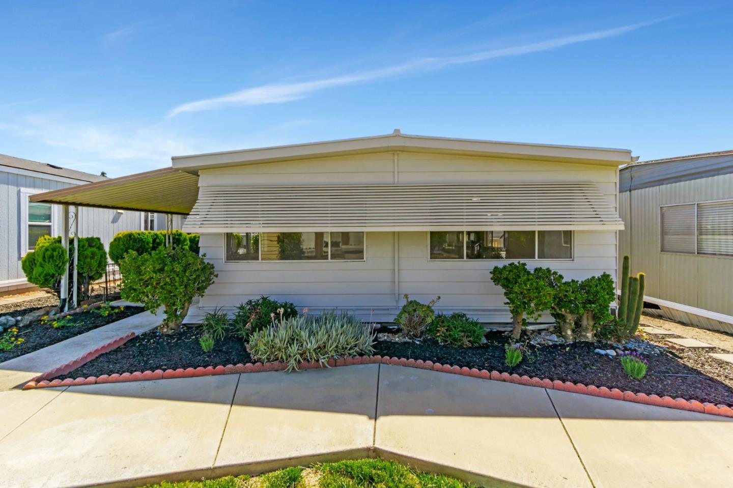Detail Gallery Image 2 of 47 For 2097 Dalis Dr #79,  Concord,  CA 94518 - 2 Beds | 2 Baths