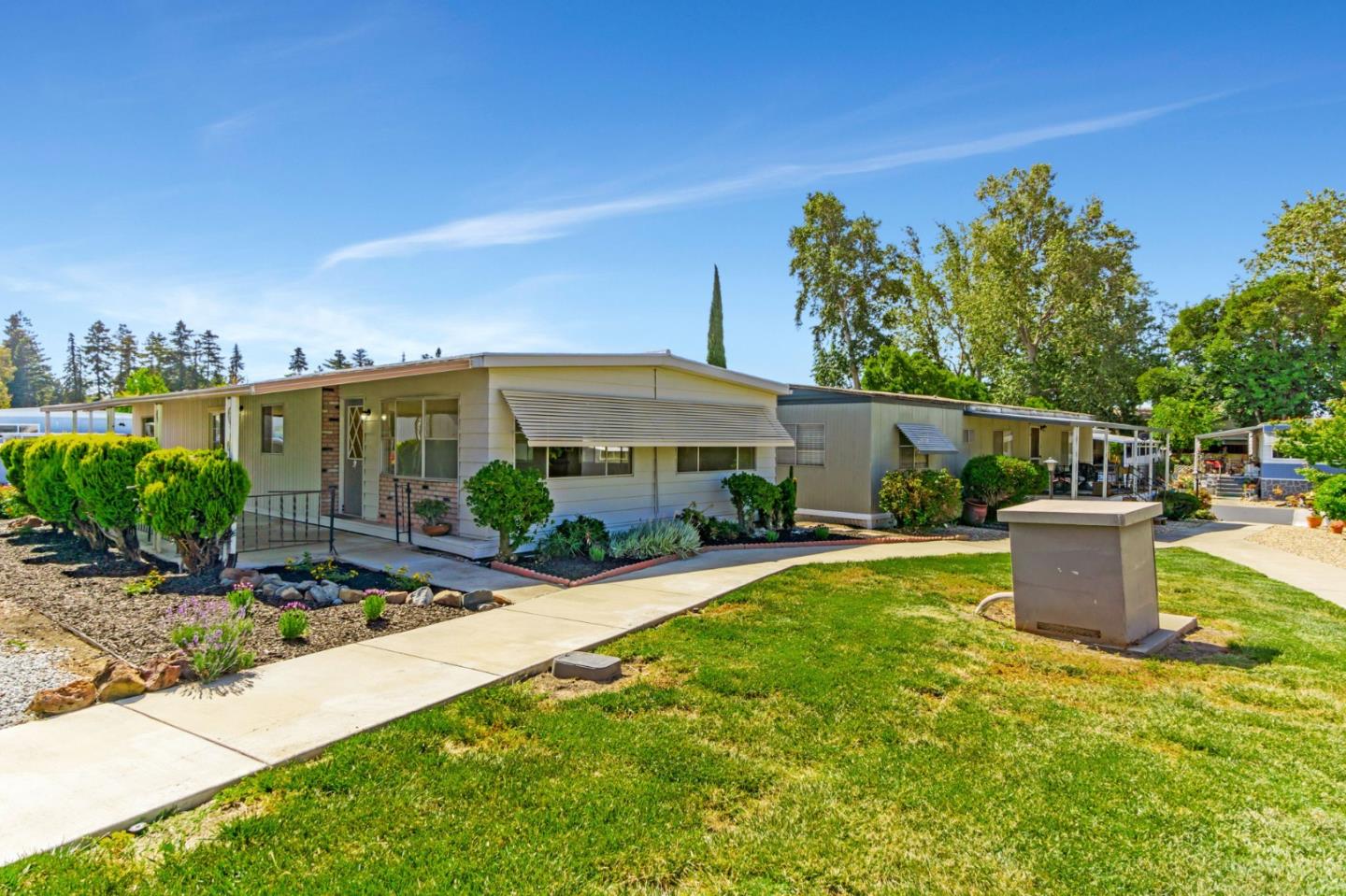 Detail Gallery Image 4 of 47 For 2097 Dalis Dr #79,  Concord,  CA 94518 - 2 Beds | 2 Baths