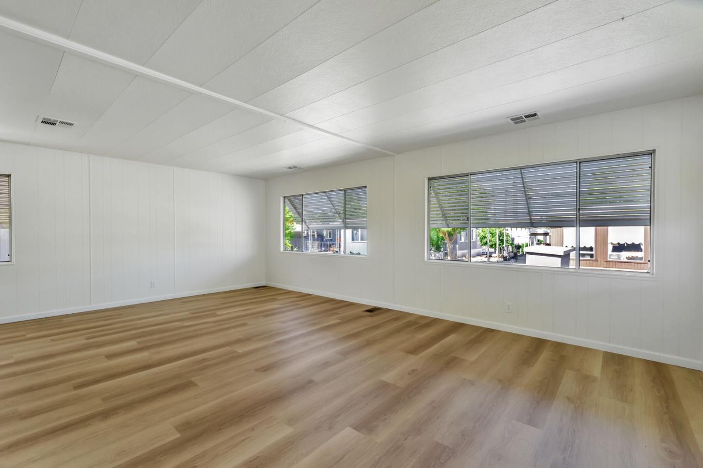 Detail Gallery Image 5 of 47 For 2097 Dalis Dr #79,  Concord,  CA 94518 - 2 Beds | 2 Baths