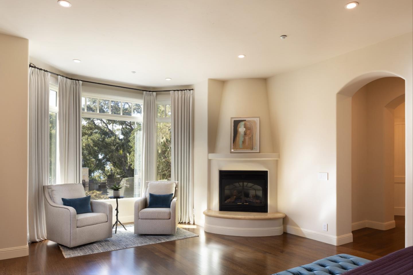 Detail Gallery Image 12 of 23 For 3957 Ronda Rd, Pebble Beach,  CA 93953 - 5 Beds | 3/1 Baths