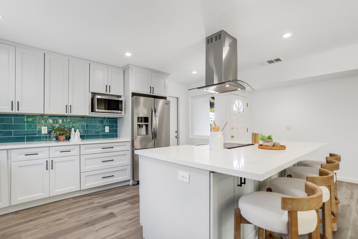Detail Gallery Image 13 of 41 For 2560 Monroe St, Santa Clara,  CA 95051 - 3 Beds | 2 Baths