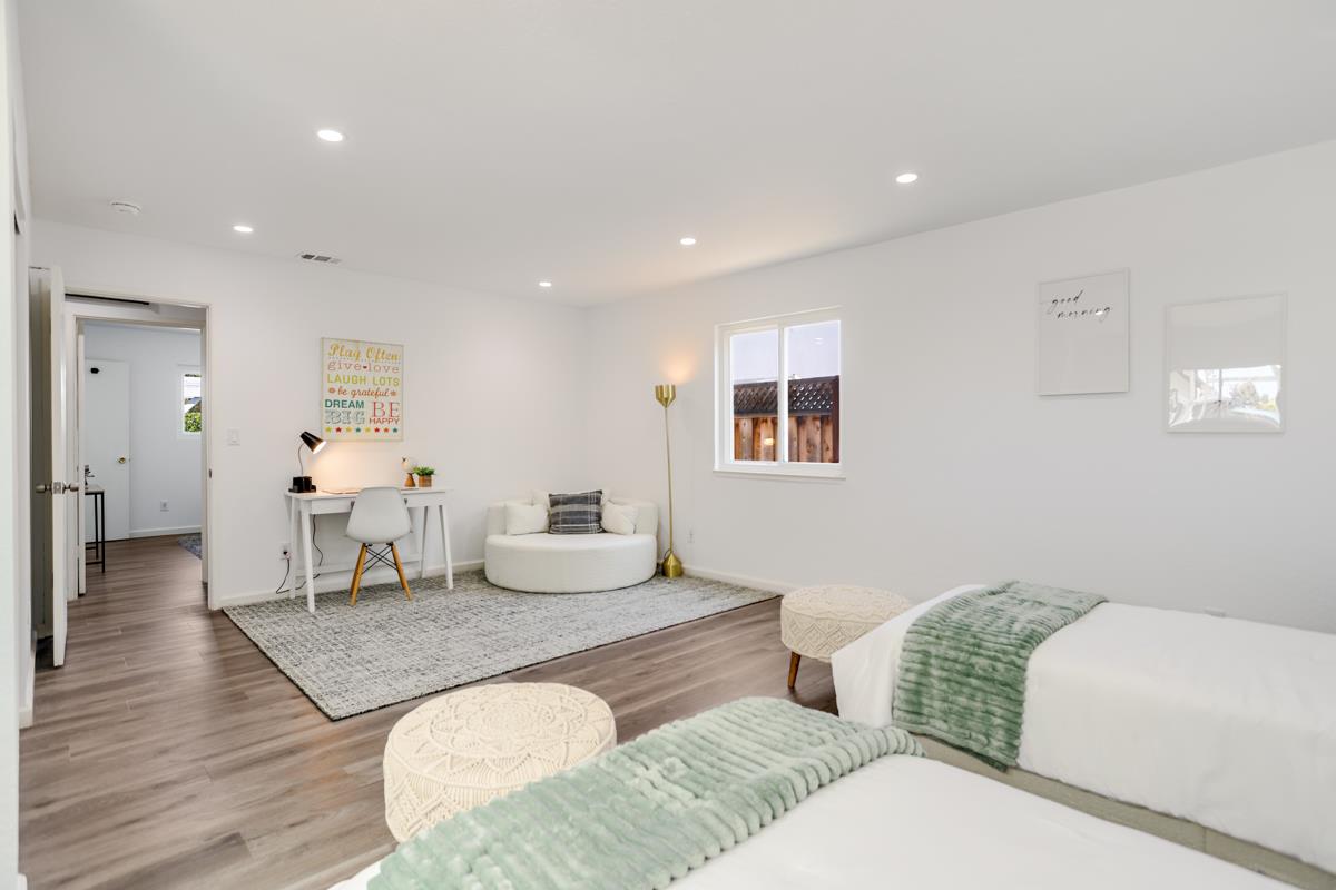 Detail Gallery Image 25 of 41 For 2560 Monroe St, Santa Clara,  CA 95051 - 3 Beds | 2 Baths