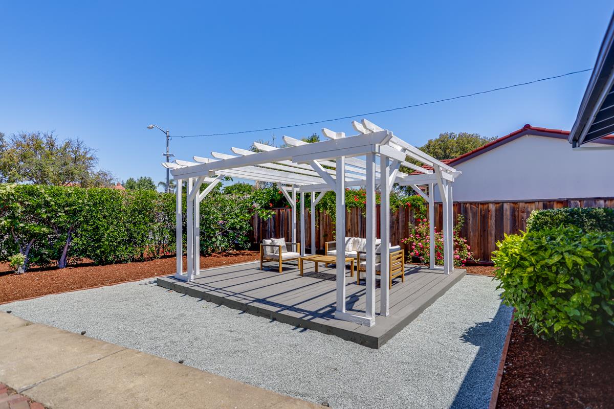 Detail Gallery Image 29 of 41 For 2560 Monroe St, Santa Clara,  CA 95051 - 3 Beds | 2 Baths